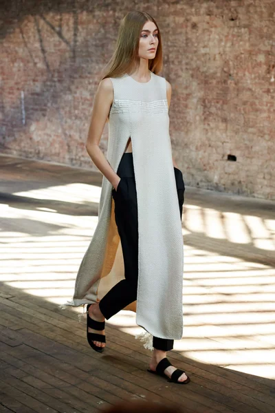 Look 17